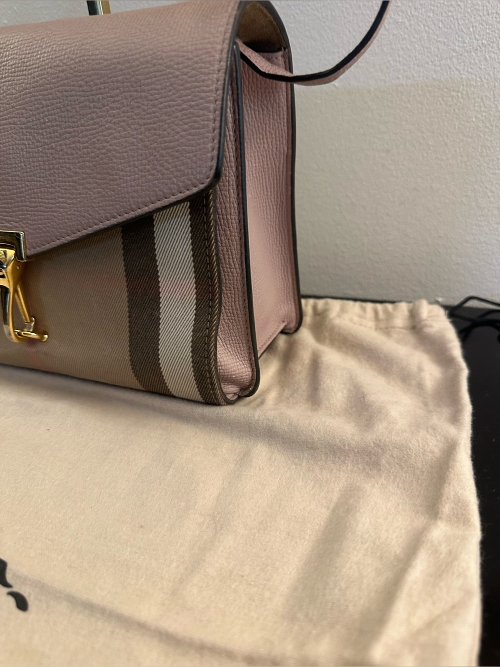 Burberry Derby Calfskin House Check Small Macken Crossbody Bag Pale Orchid - Picture 3 of 15
